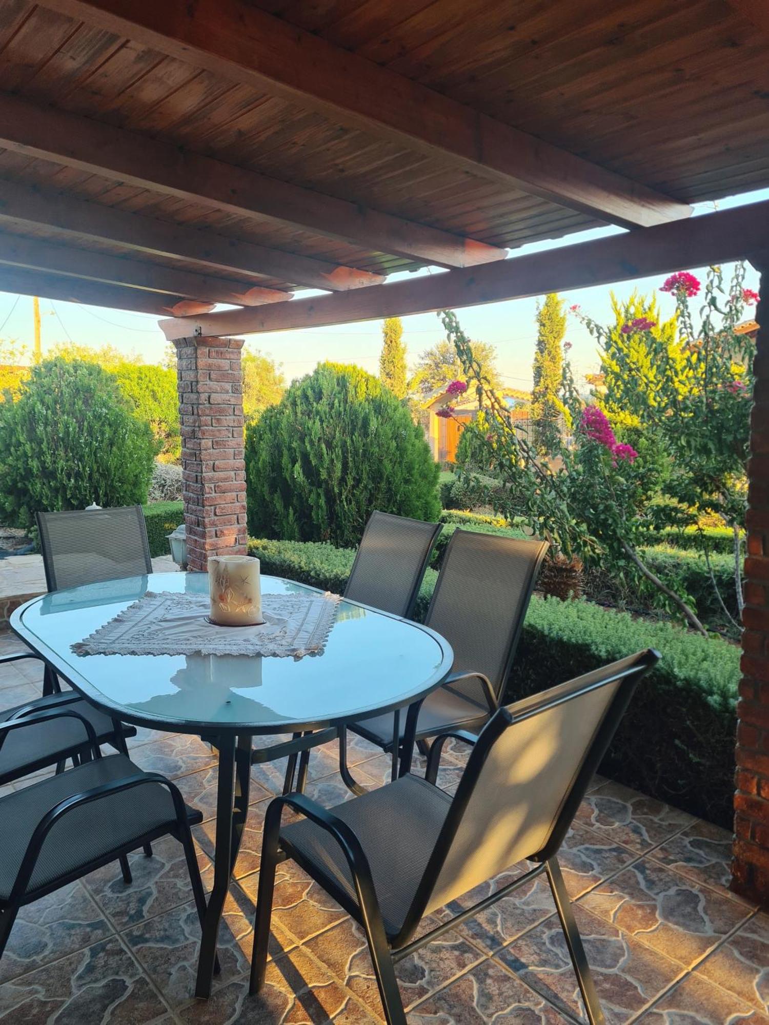 Guesthouse Petrothalassa Porto Heli Exterior photo
